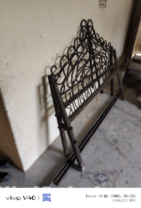 ওরজিনাল লোহার খাট